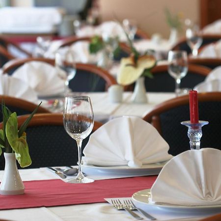 Hotel Europa Karlovac Buitenkant foto
