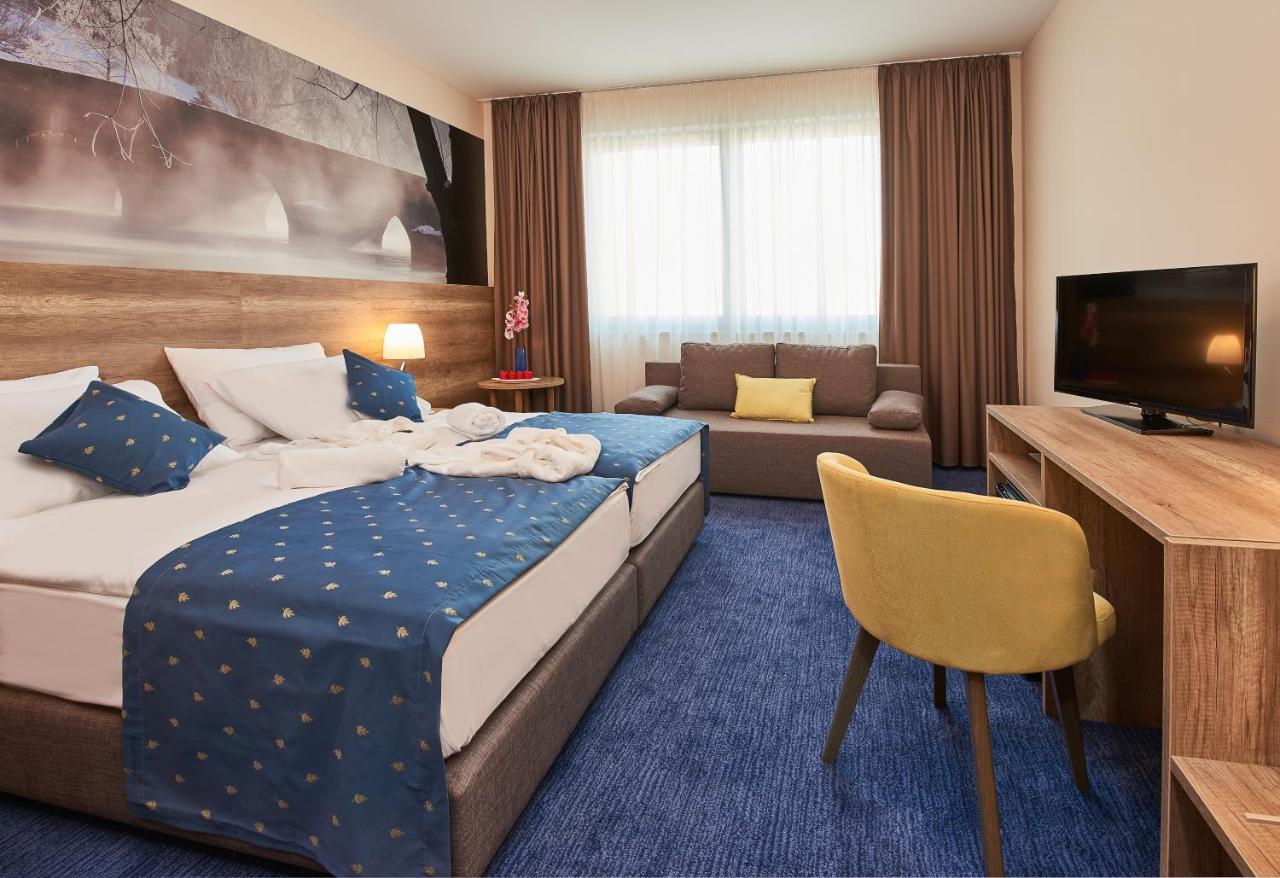 Hotel Europa Karlovac Buitenkant foto
