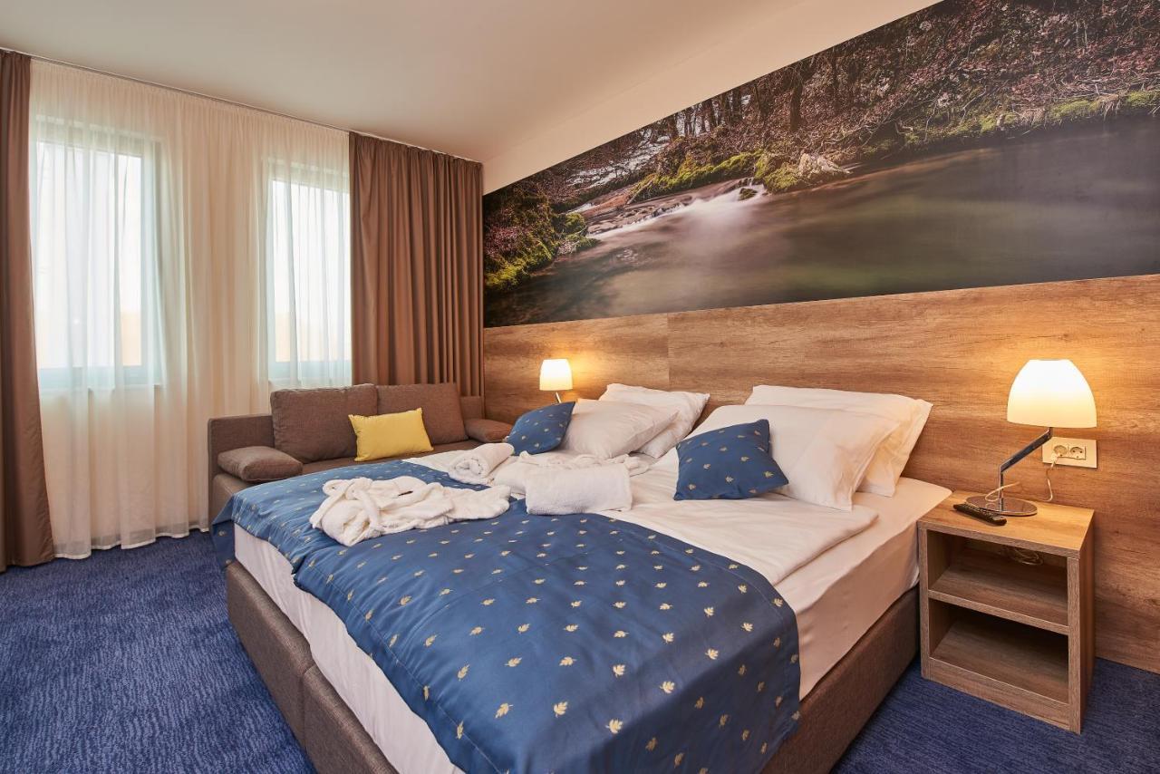 Hotel Europa Karlovac Buitenkant foto