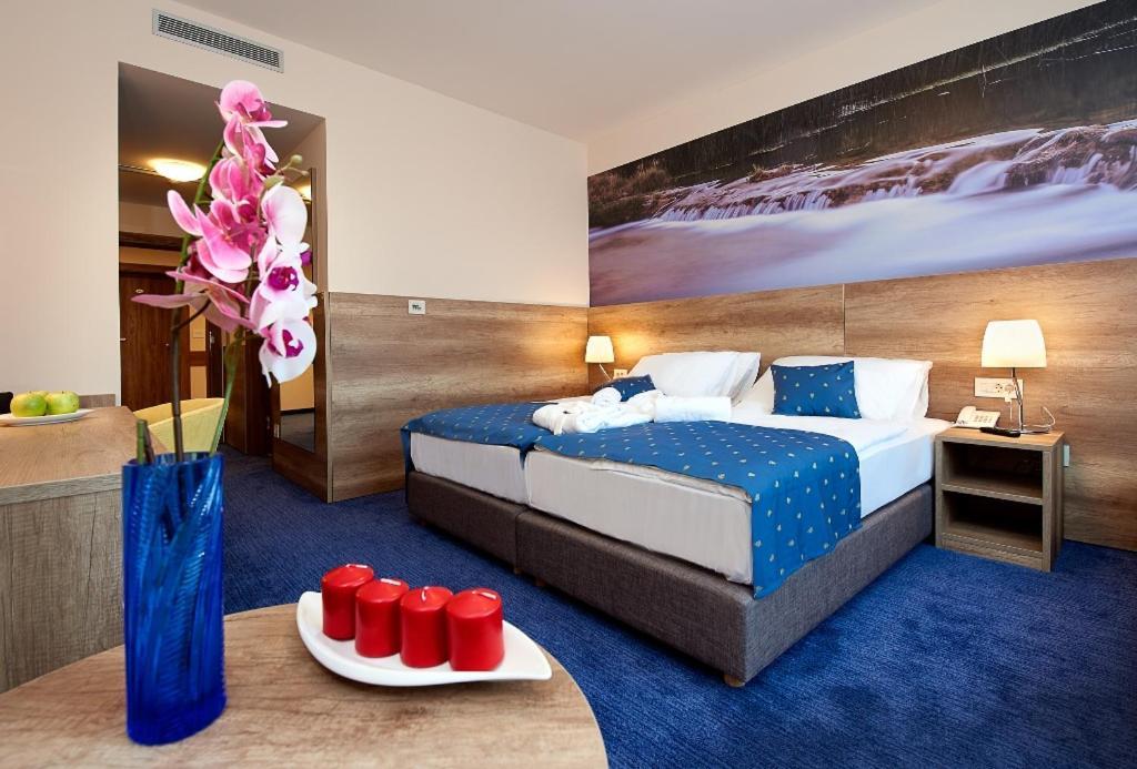 Hotel Europa Karlovac Buitenkant foto