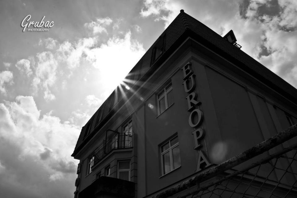 Hotel Europa Karlovac Buitenkant foto