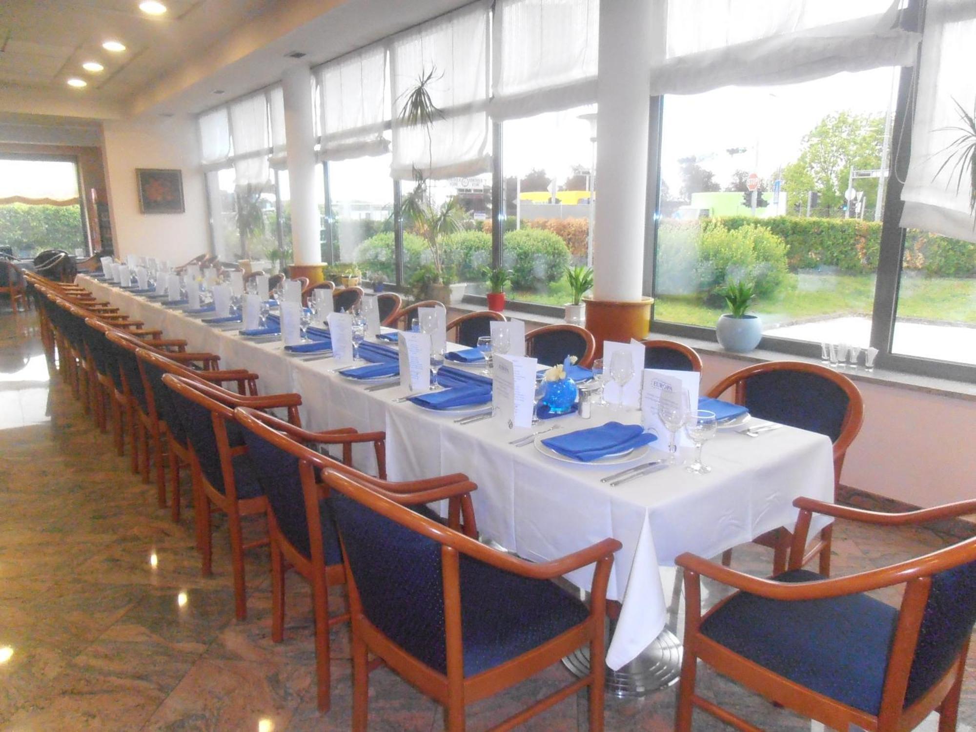 Hotel Europa Karlovac Buitenkant foto