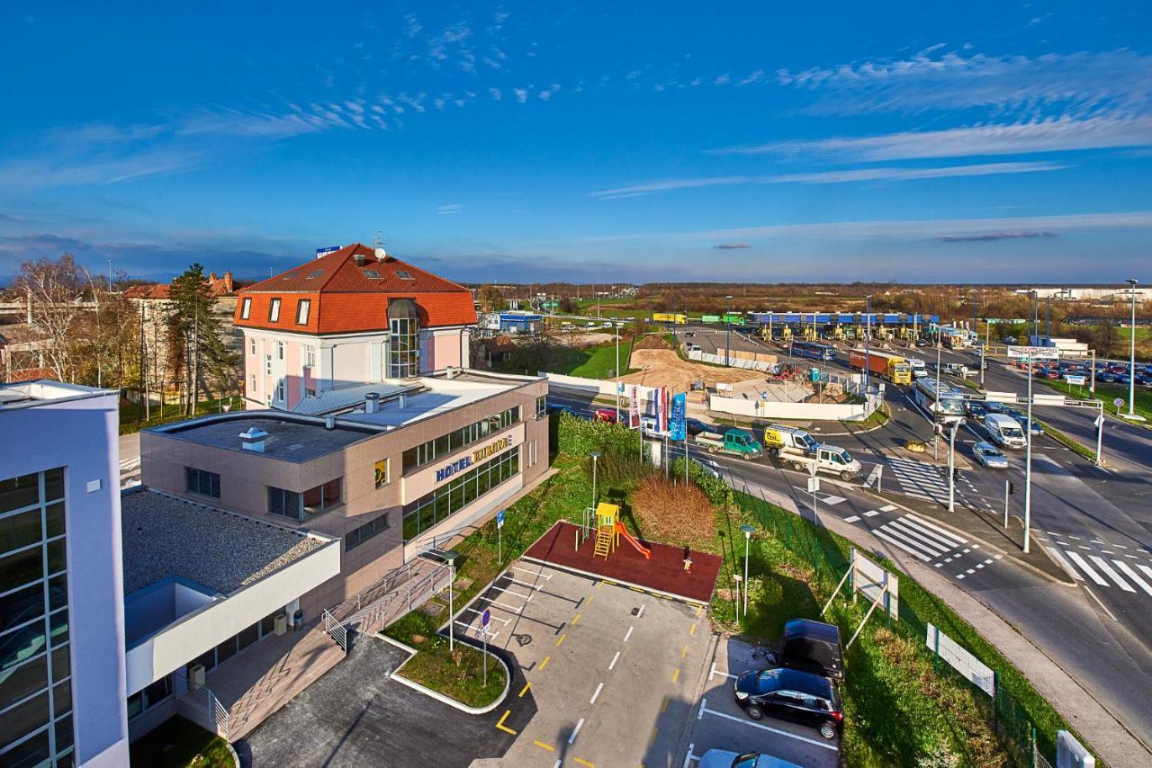 Hotel Europa Karlovac Buitenkant foto