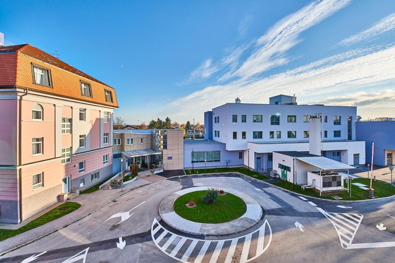 Hotel Europa Karlovac Buitenkant foto