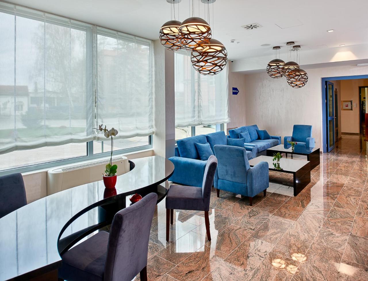 Hotel Europa Karlovac Buitenkant foto