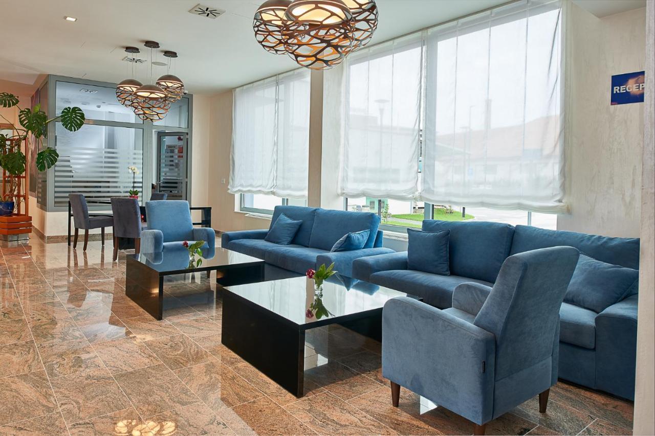 Hotel Europa Karlovac Buitenkant foto