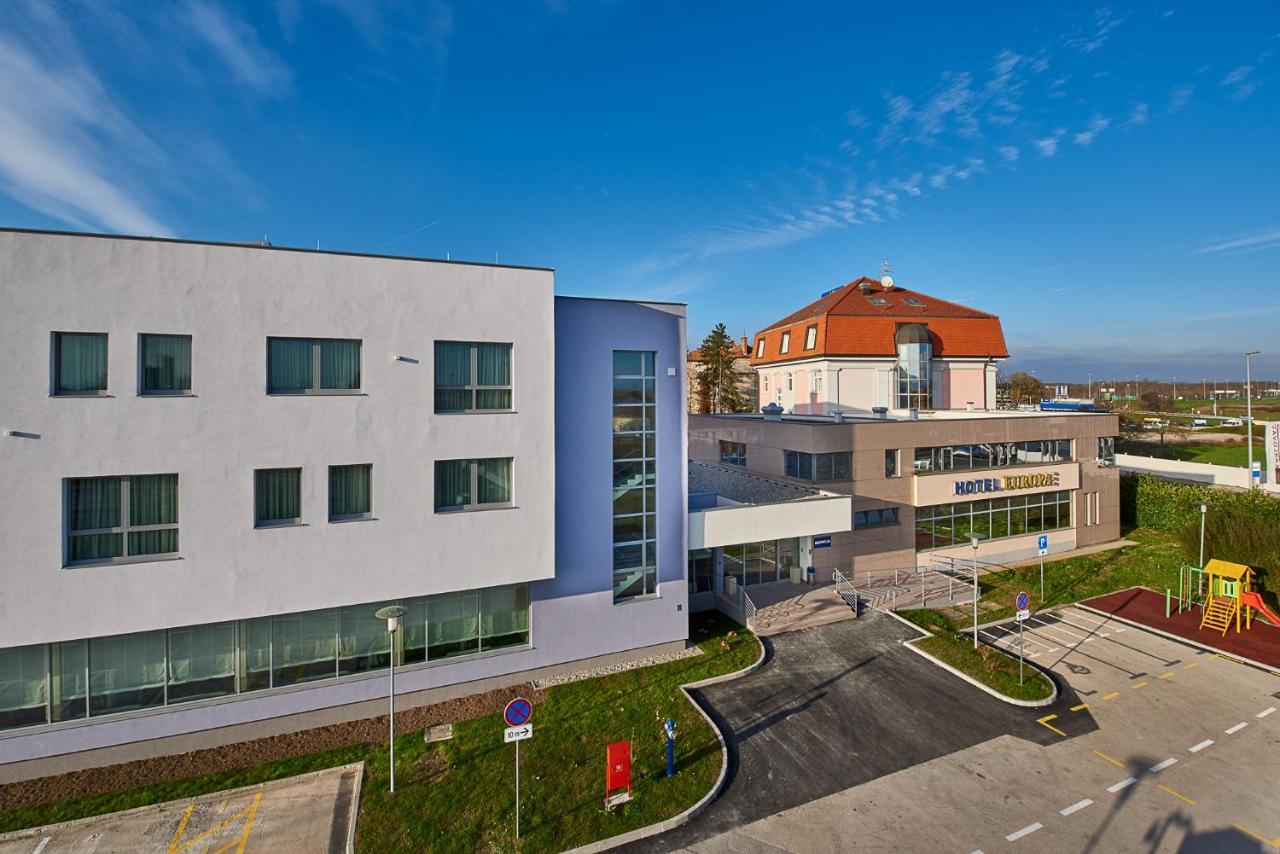 Hotel Europa Karlovac Buitenkant foto