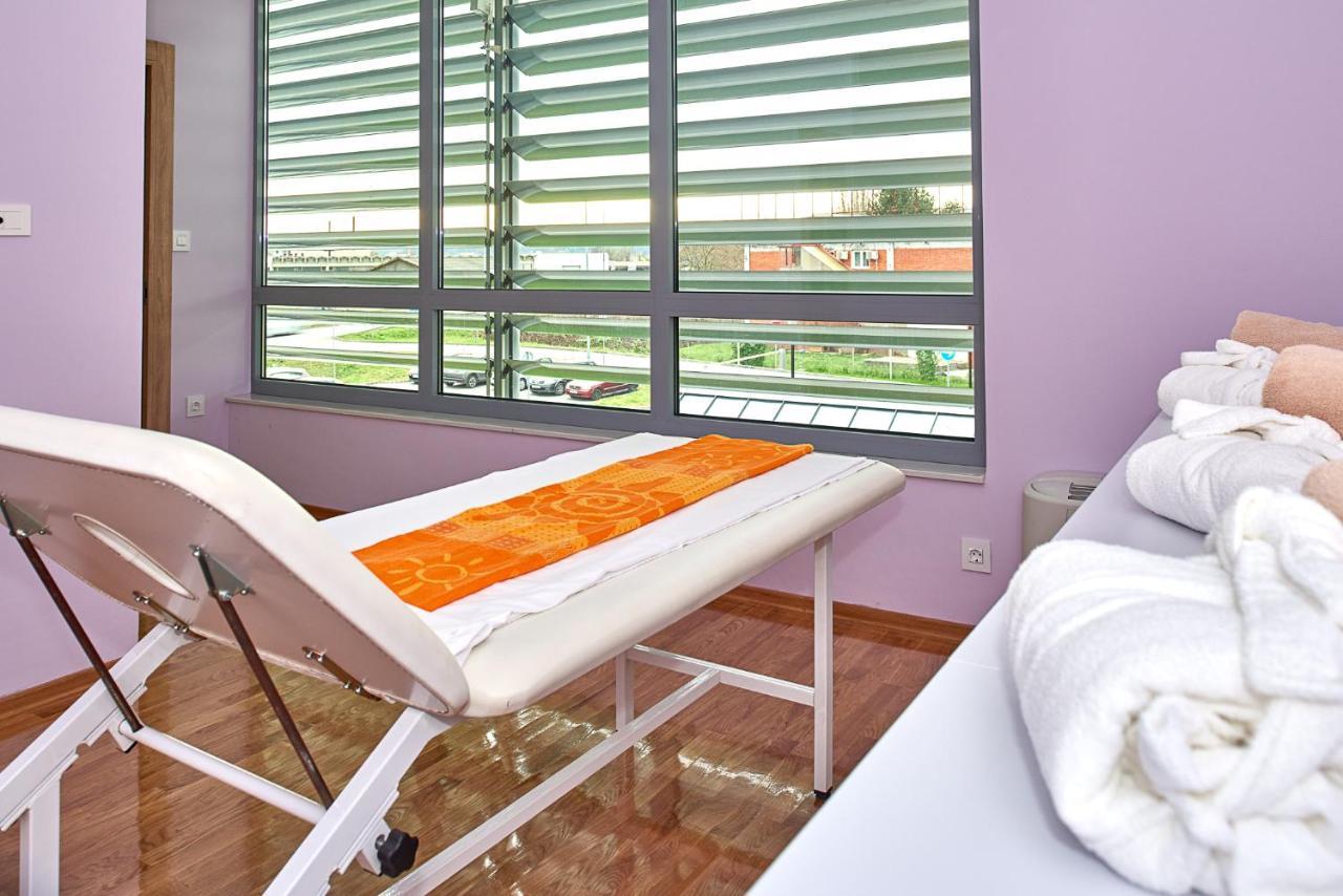 Hotel Europa Karlovac Buitenkant foto