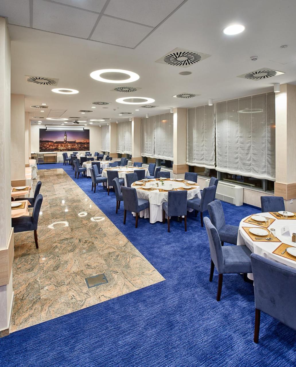 Hotel Europa Karlovac Buitenkant foto